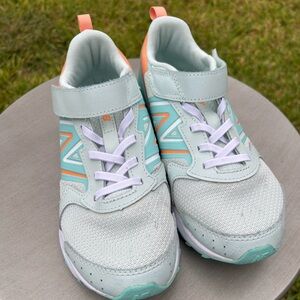 New Balance Kids Sneakers in Mint and Peach